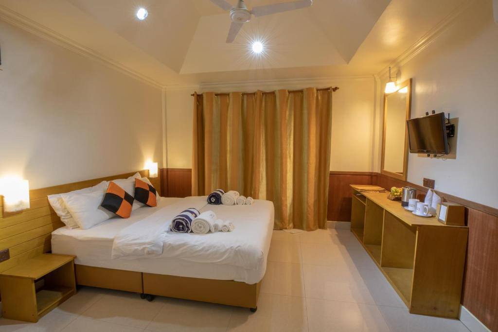 Deluxe Double Room with Sea View - Coral Beach Maldives
